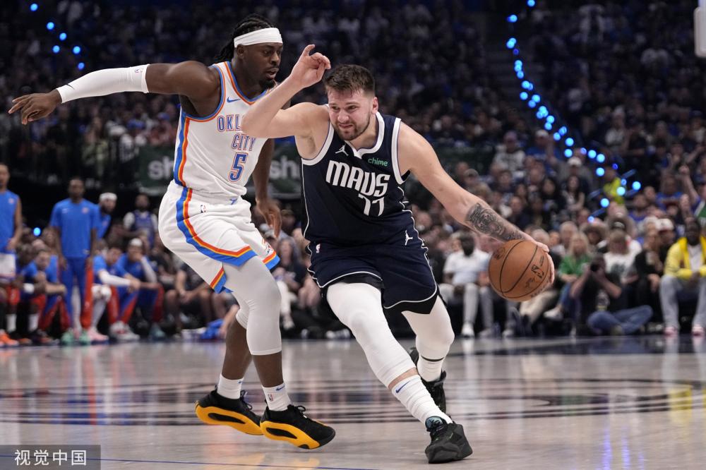 因此透露着 因此透露着