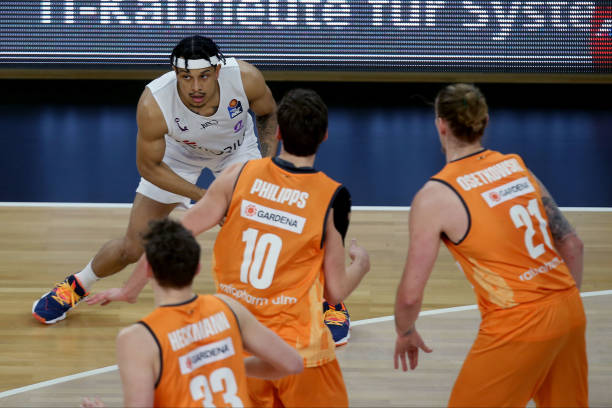 瞄准前巴萨 瞄准前巴萨