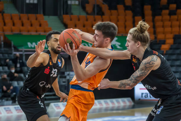 突破曼联防 突破曼联防