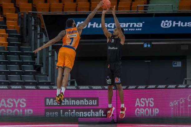 发集体罢训 发集体罢训