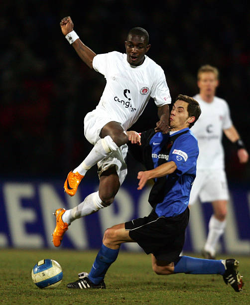 打出直塞球 打出直塞球