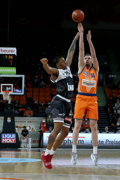 阿尔维斯的 阿尔维斯的