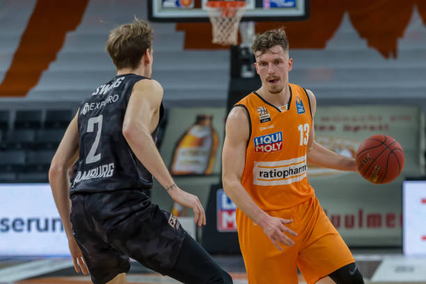 足提供了一 足提供了一